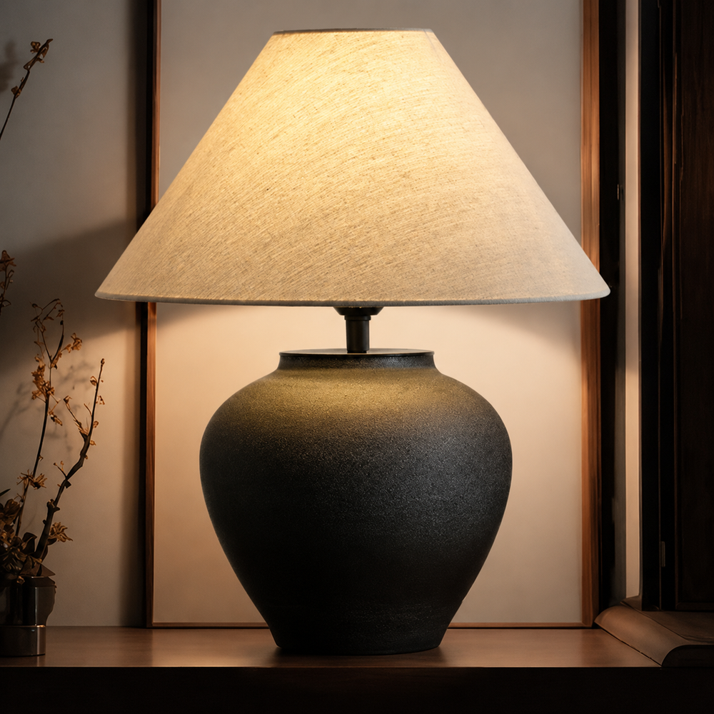 Luma Kuro – Black Ceramic Table Lamp